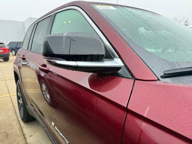 new 2025 Jeep Grand Cherokee car, priced at $41,509