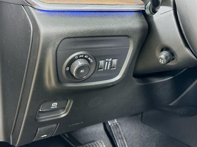 new 2025 Jeep Grand Cherokee L car, priced at $58,040