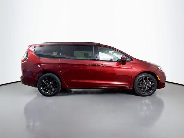 used 2022 Chrysler Pacifica car, priced at $29,180