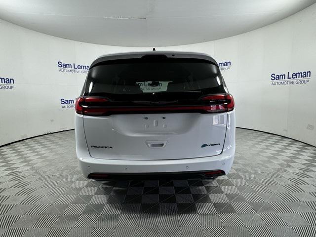 new 2024 Chrysler Pacifica Hybrid car, priced at $45,945