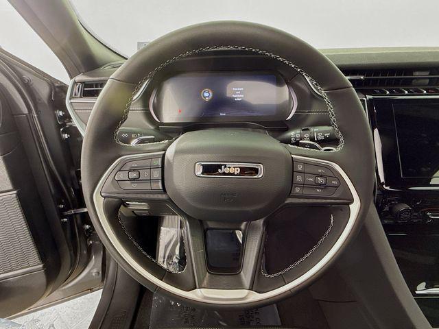 new 2025 Jeep Grand Cherokee car, priced at $40,705