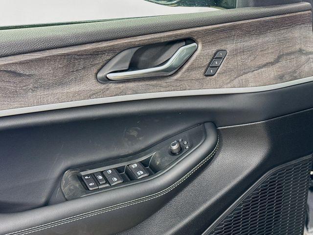 new 2025 Jeep Grand Cherokee car, priced at $46,552