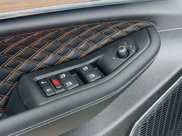 new 2025 Jeep Grand Cherokee car, priced at $55,572