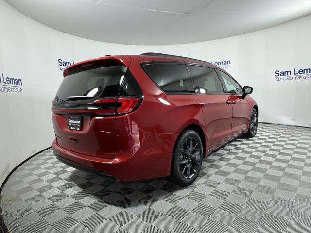 new 2024 Chrysler Pacifica car, priced at $38,435