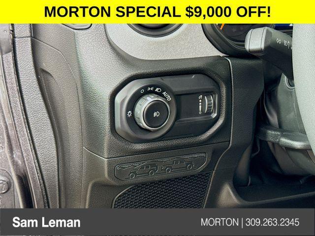 new 2025 Jeep Wrangler car, priced at $41,940