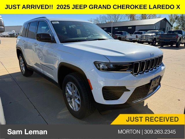 new 2025 Jeep Grand Cherokee car, priced at $37,075