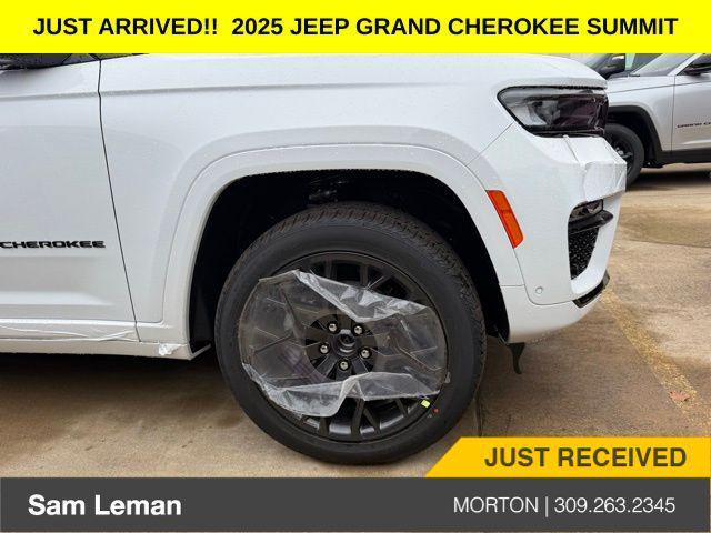 new 2025 Jeep Grand Cherokee car, priced at $59,235
