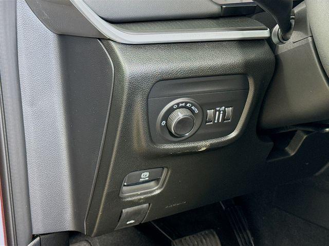 new 2025 Jeep Grand Cherokee car, priced at $40,705