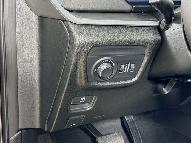new 2025 Jeep Grand Cherokee L car, priced at $38,856
