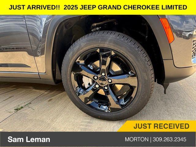new 2025 Jeep Grand Cherokee car, priced at $45,735