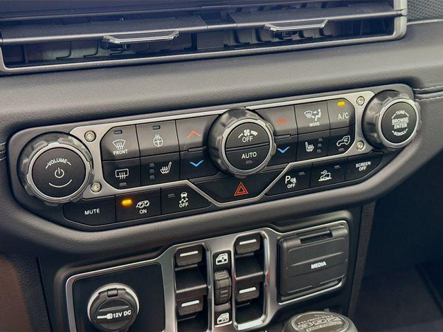 new 2025 Jeep Wrangler car, priced at $104,880