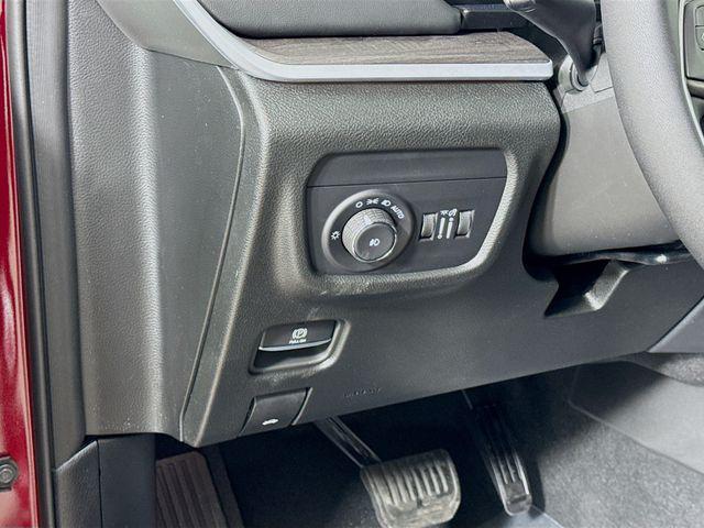 new 2025 Jeep Grand Cherokee L car, priced at $44,647