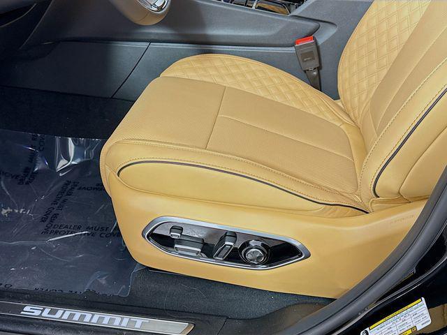 new 2025 Jeep Grand Cherokee car, priced at $56,650