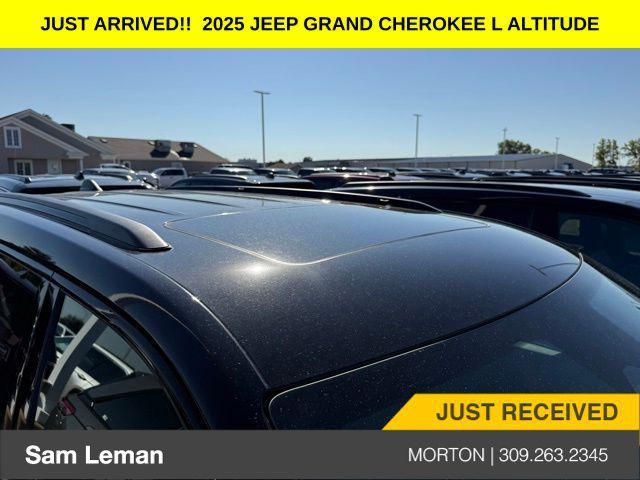 new 2025 Jeep Grand Cherokee L car, priced at $43,869