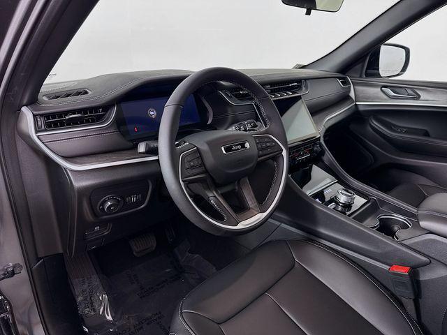 new 2025 Jeep Grand Cherokee car, priced at $42,535