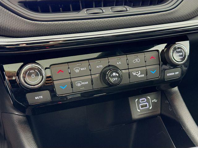 used 2025 Jeep Compass car, priced at $29,148
