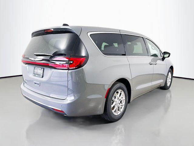 new 2025 Chrysler Pacifica car, priced at $43,527