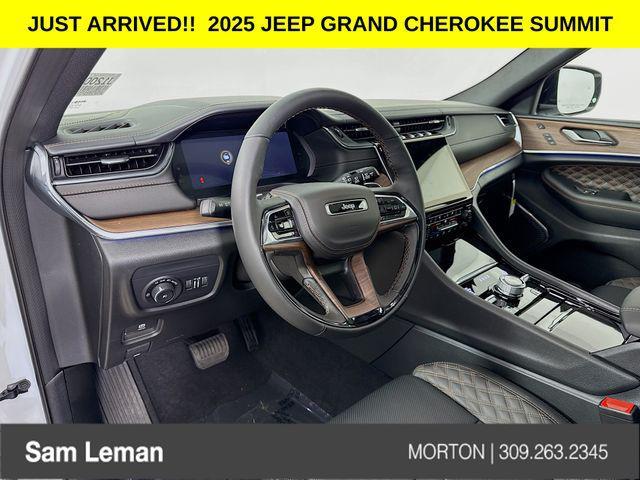 new 2025 Jeep Grand Cherokee car, priced at $56,985