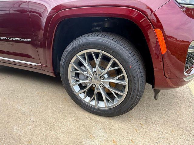 new 2025 Jeep Grand Cherokee car, priced at $54,805