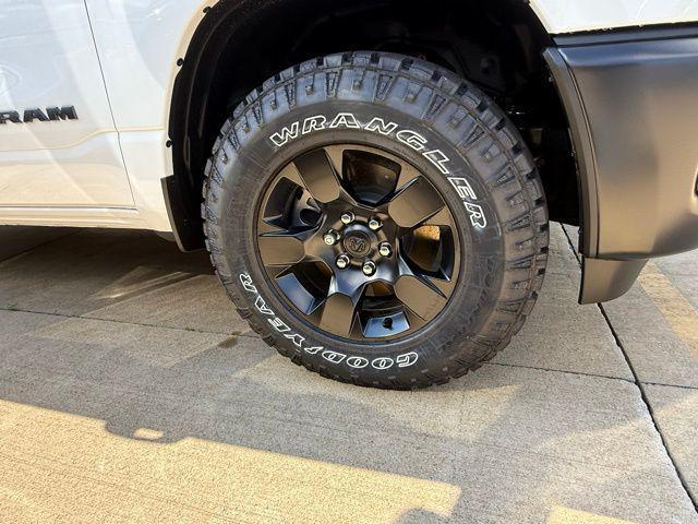 new 2025 Ram 1500 car, priced at $42,925