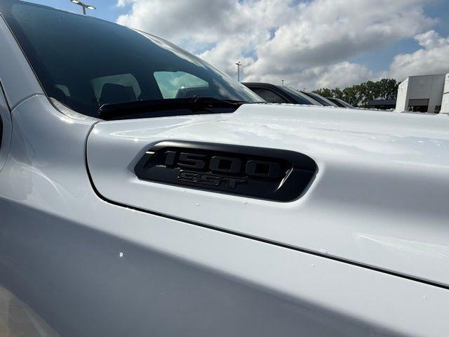 new 2025 Ram 1500 car, priced at $42,925