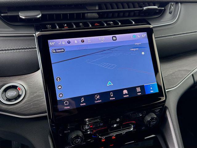 new 2025 Jeep Grand Cherokee car, priced at $44,215