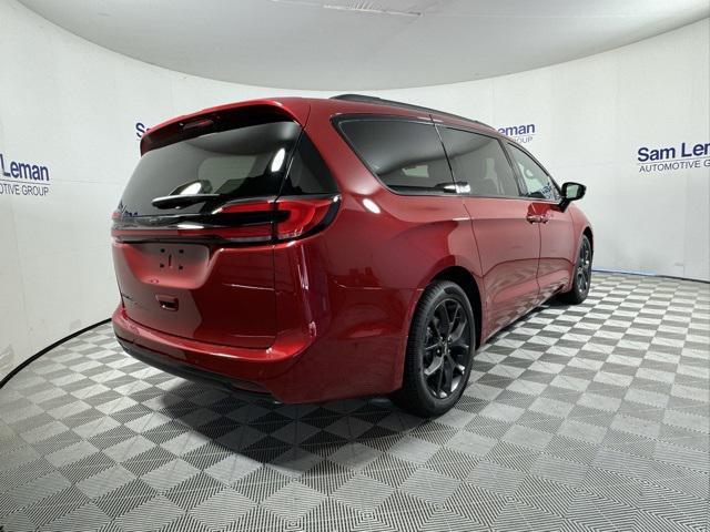 new 2024 Chrysler Pacifica car, priced at $38,435