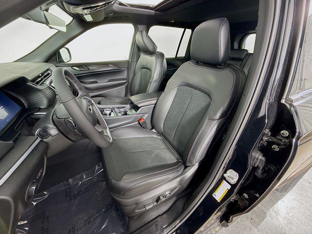 new 2025 Jeep Grand Cherokee car, priced at $39,030