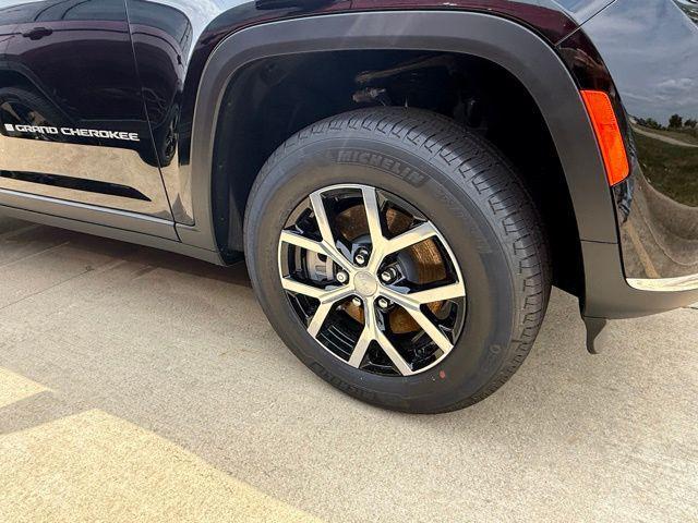 new 2025 Jeep Grand Cherokee L car, priced at $43,610