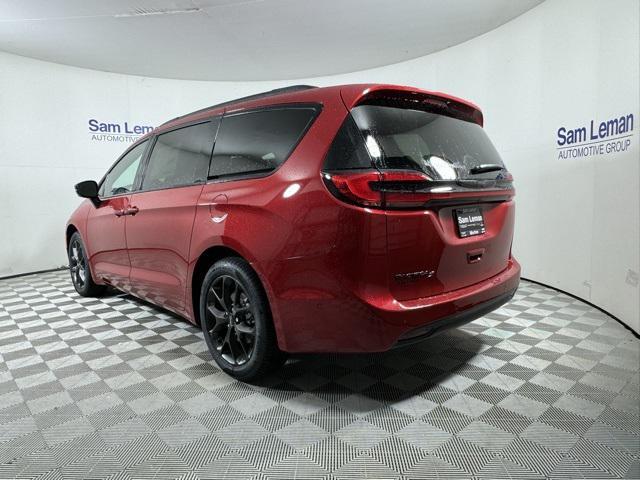 new 2024 Chrysler Pacifica car, priced at $38,435