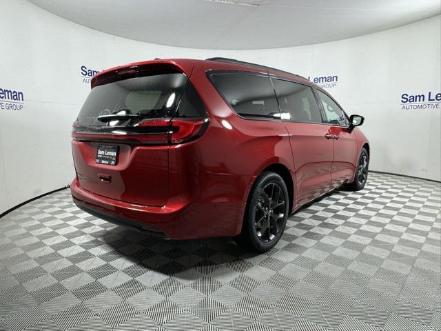 new 2024 Chrysler Pacifica car, priced at $38,435