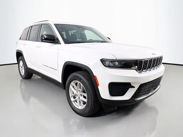 new 2025 Jeep Grand Cherokee car, priced at $34,682