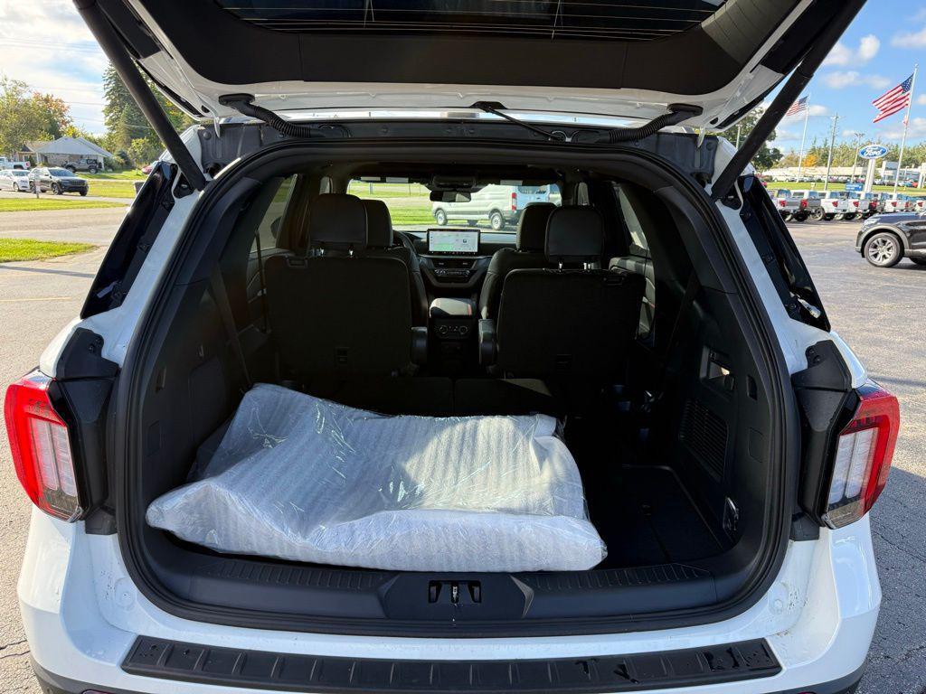 new 2025 Ford Explorer car, priced at $49,330