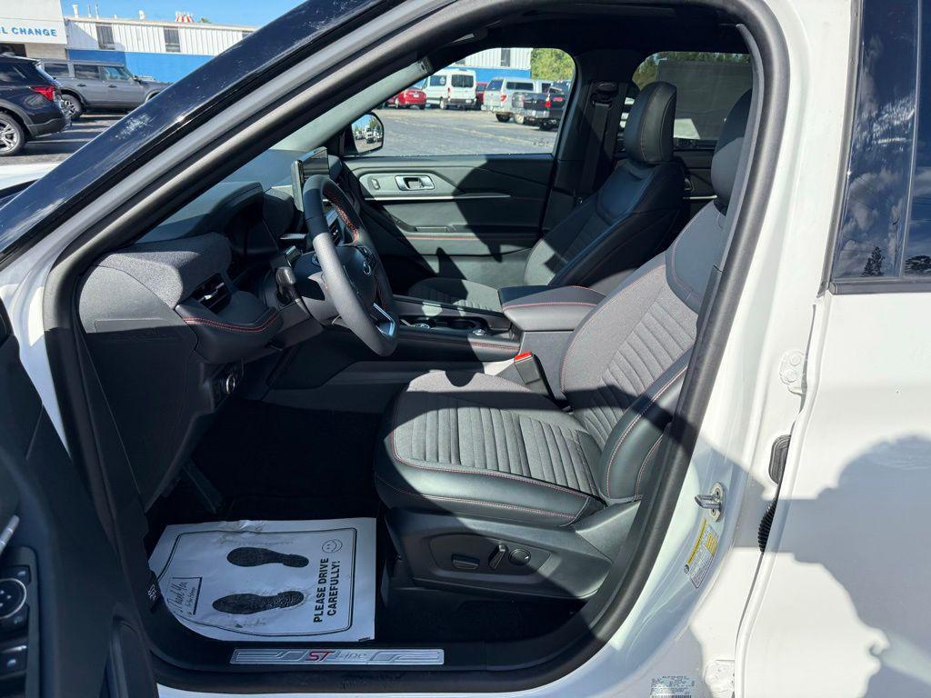 new 2025 Ford Explorer car, priced at $49,330