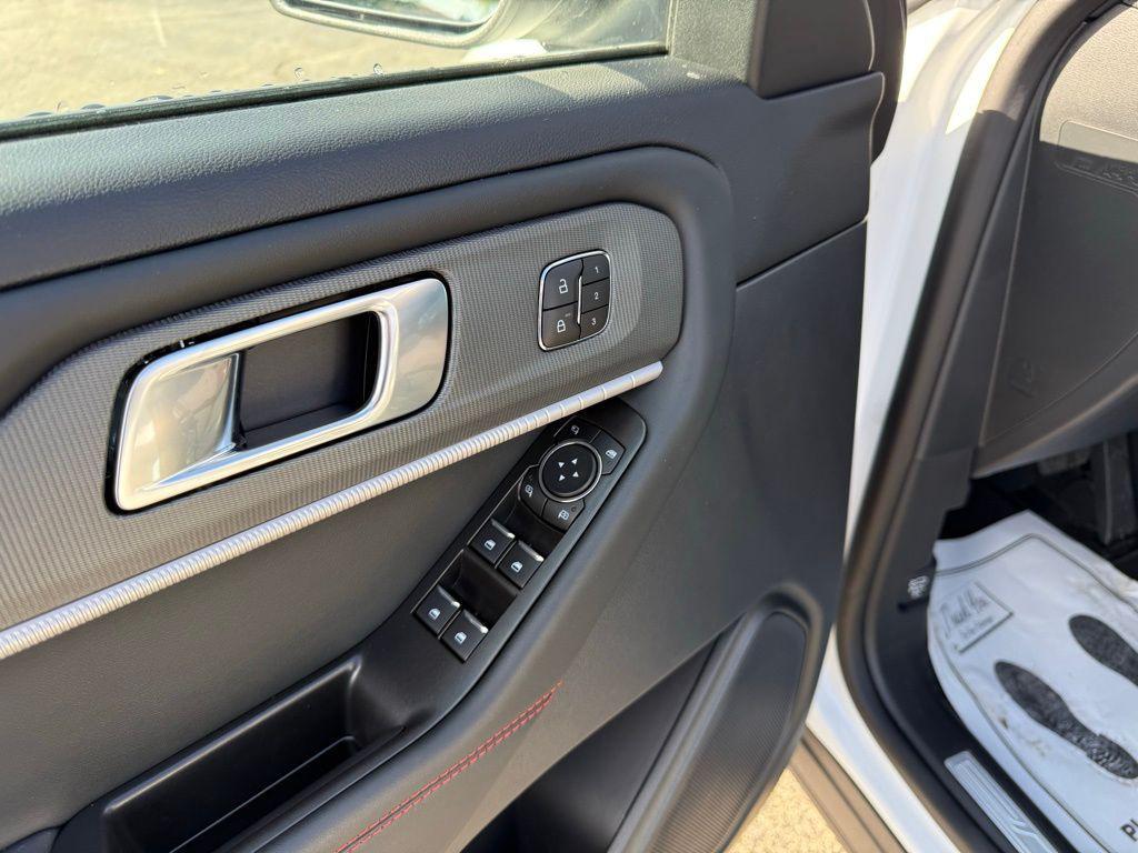 new 2025 Ford Explorer car, priced at $49,330