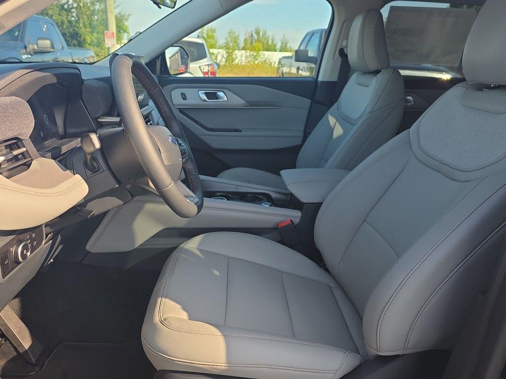 new 2025 Ford Explorer car, priced at $45,132