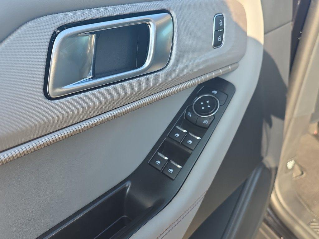 new 2025 Ford Explorer car, priced at $45,132