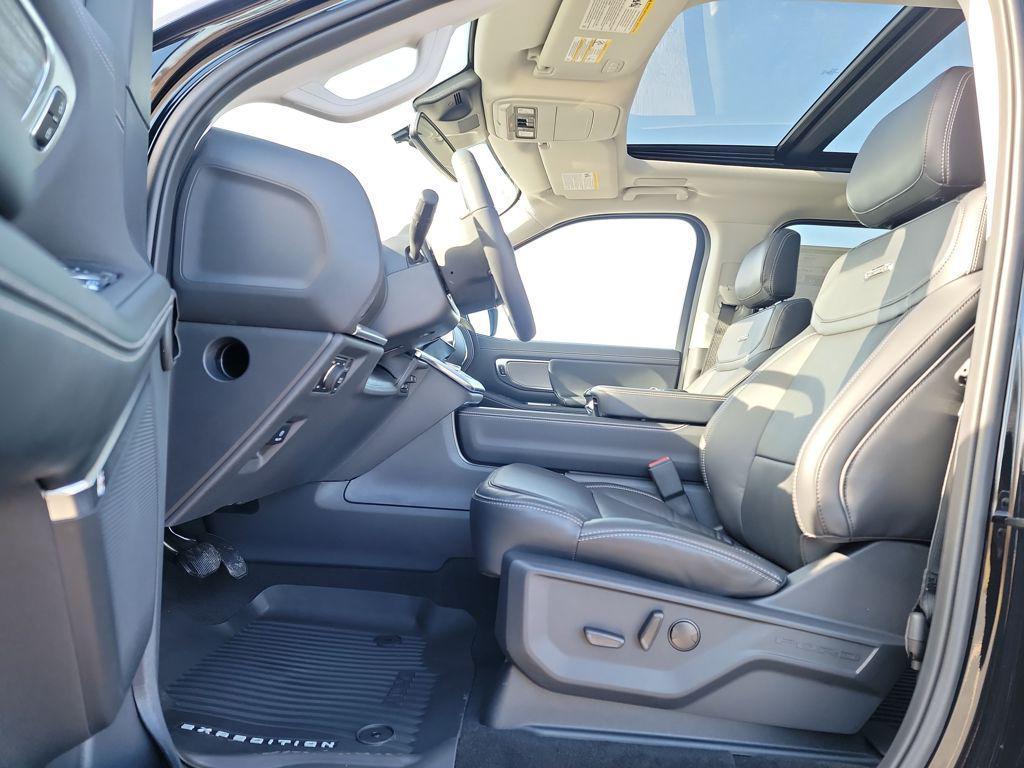 new 2025 Ford Expedition car, priced at $75,053