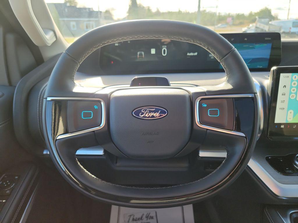 new 2025 Ford Expedition car, priced at $75,053