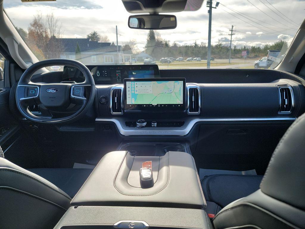 new 2025 Ford Expedition car, priced at $75,053