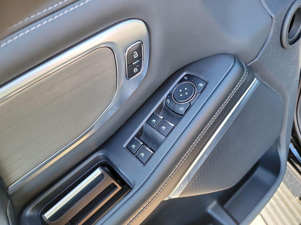 new 2025 Ford Expedition car, priced at $75,053