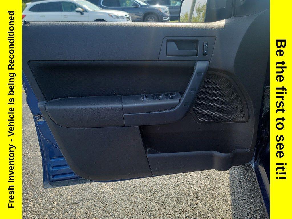 used 2009 Ford Focus car, priced at $7,000