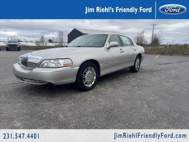 used 2007 Lincoln Town Car car, priced at $5,594