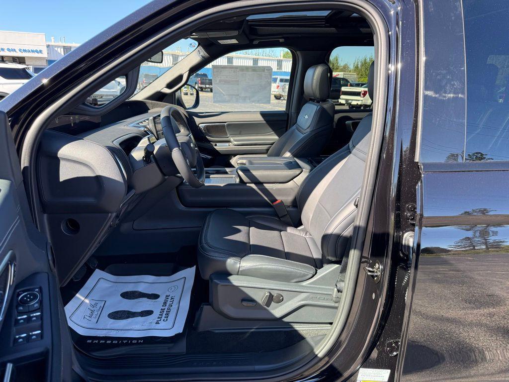 new 2025 Ford Expedition Max car, priced at $80,523