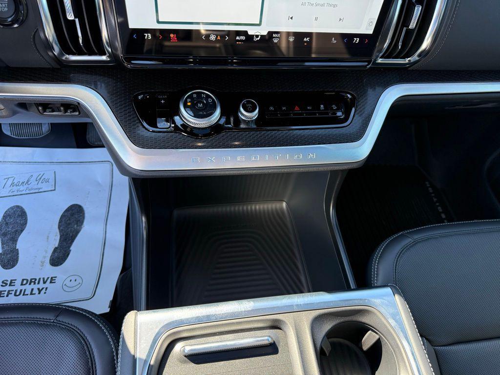 new 2025 Ford Expedition Max car, priced at $80,523