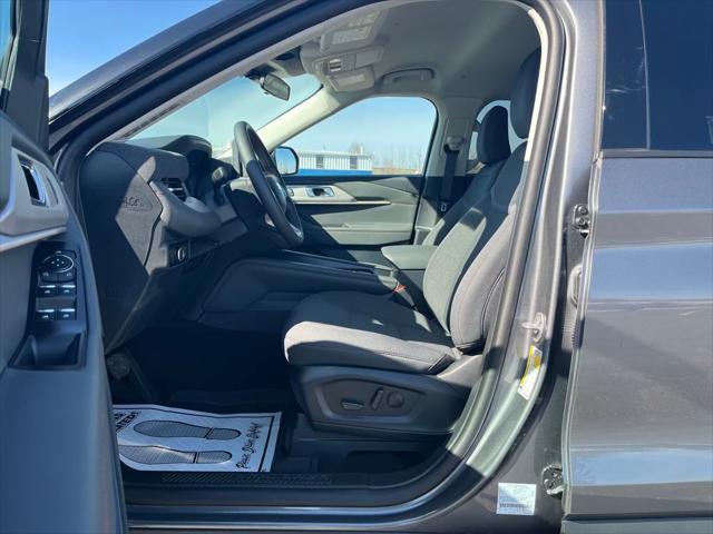 new 2025 Ford Explorer car, priced at $40,583