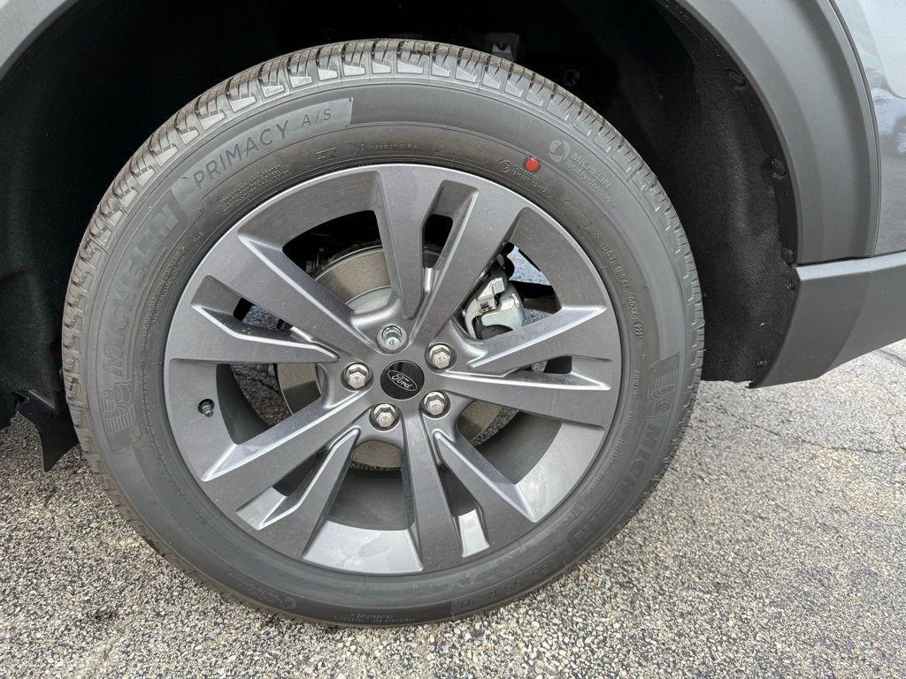 new 2025 Ford Explorer car, priced at $45,133
