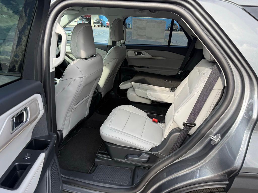 new 2025 Ford Explorer car, priced at $45,133