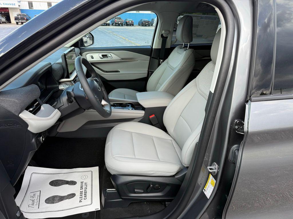 new 2025 Ford Explorer car, priced at $45,133