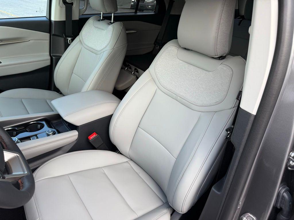 new 2025 Ford Explorer car, priced at $45,133